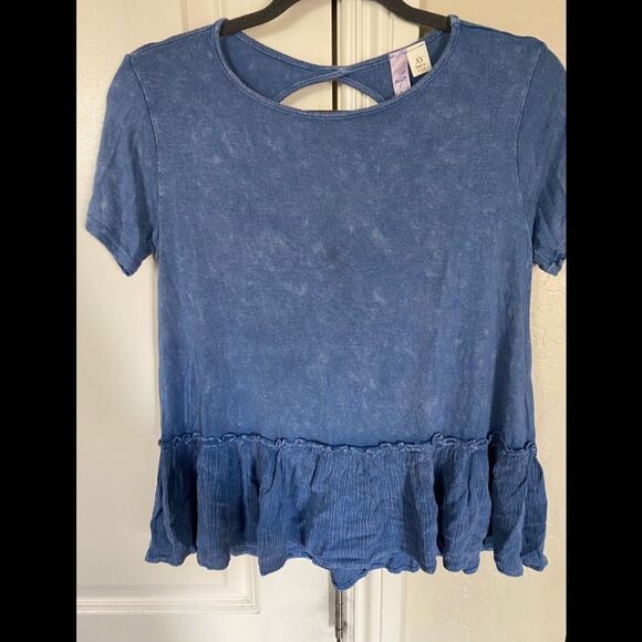 Blue shirt - Picture 2 of 4